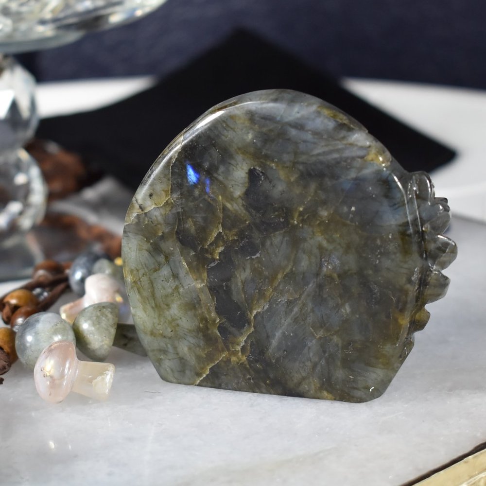 Flash Labradorite Dragon Head - Picture 9 of 12